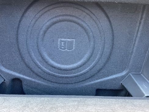 Used 2024 GMC Terrain SLT image 14