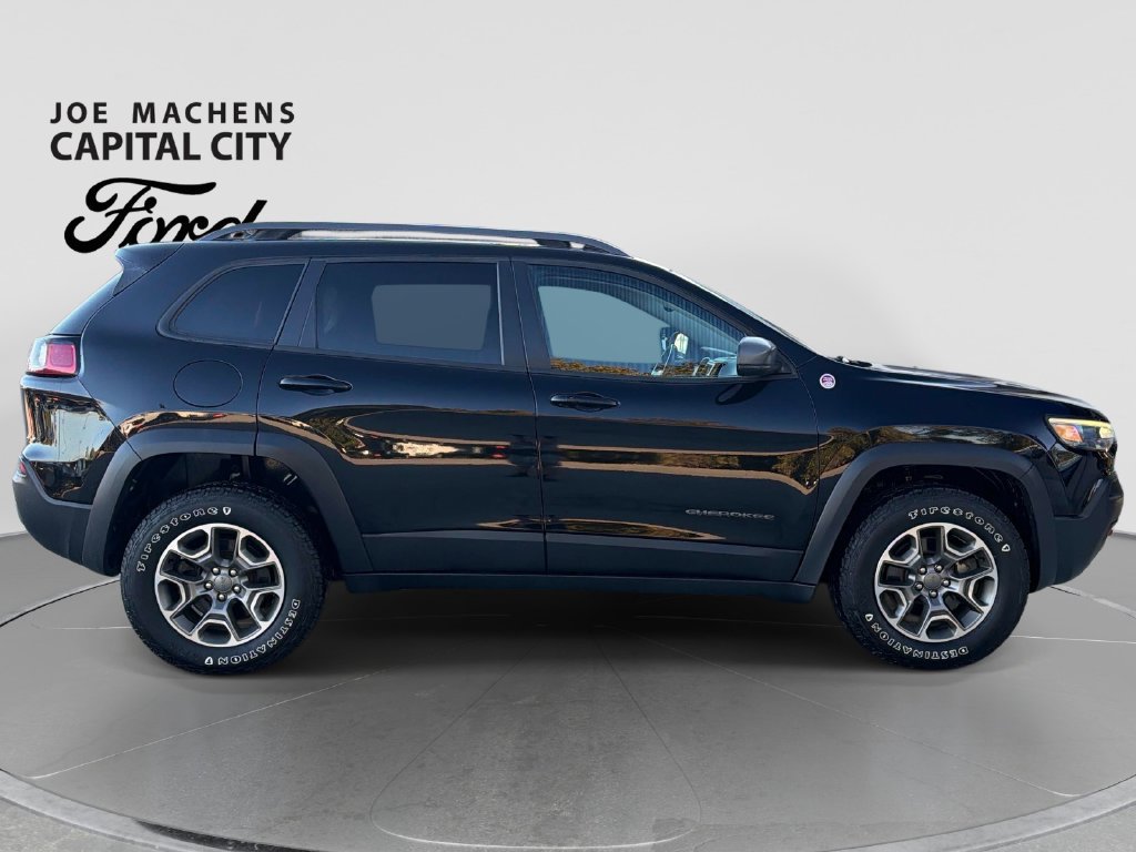 Used 2020 Jeep Cherokee Trailhawk w/ Cold Weather Group AWD/4WD image 3