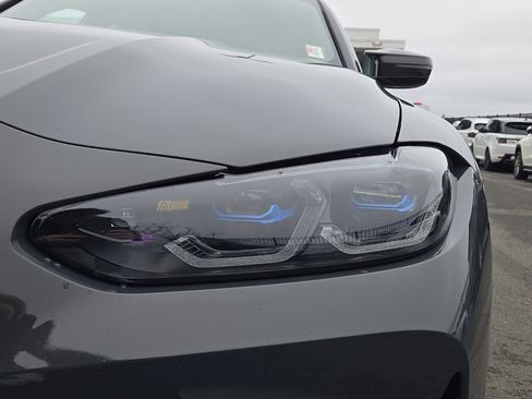 Used 2022 BMW M3 Competition w/ M Carbon Exterior Package image 9