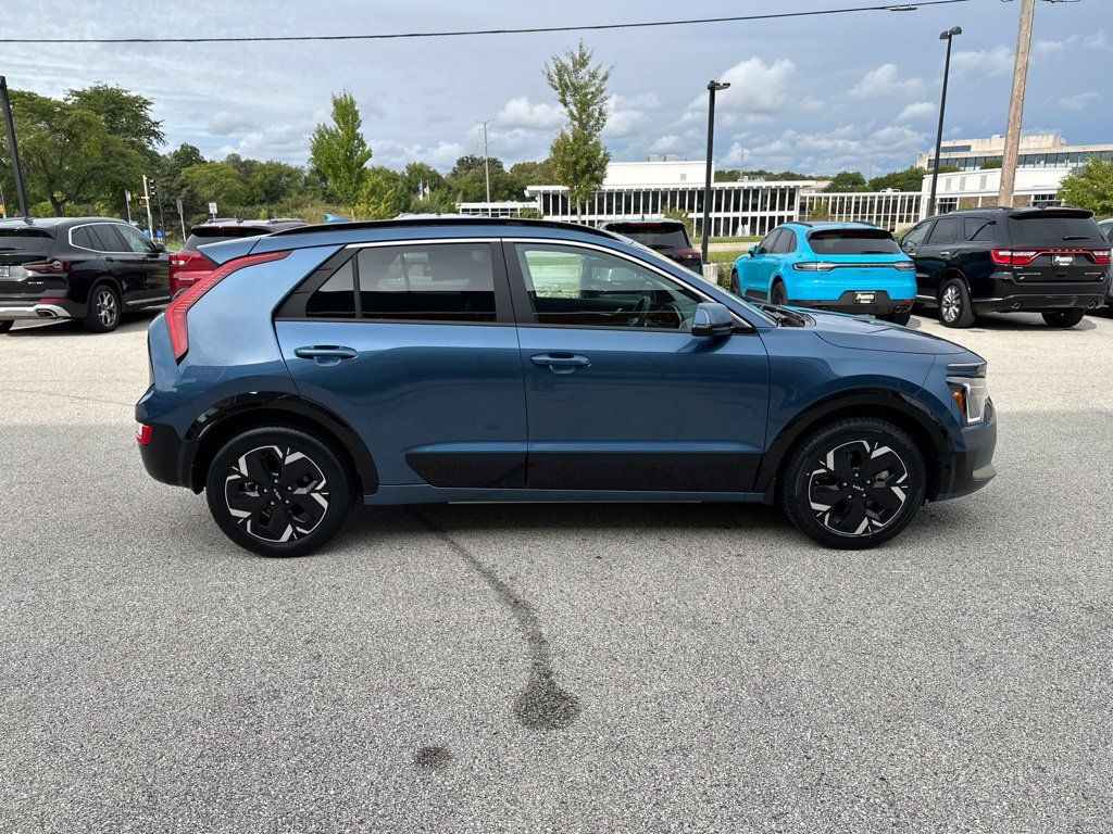 Used 2024 Kia Niro Wind w/ Wind Preserve Package FWD image 6