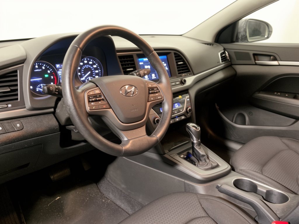 Used 2018 Hyundai Elantra Value Edition w/ Cargo Package FWD image 4