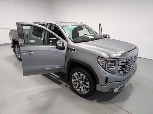 Certified 2025 GMC Sierra 1500 Denali w/ Denali Reserve Package AWD/4WD image 17