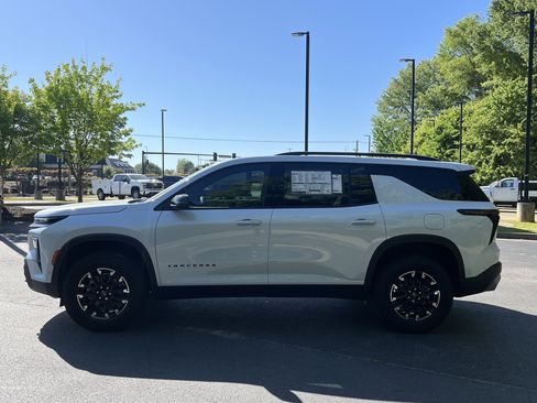 New 2026 Chevrolet Traverse Z71 w/ Enhanced Driving Package AWD/4WD image 6