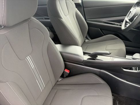Used 2023 Hyundai Elantra SEL FWD image 31