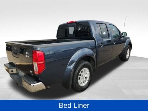 Used 2019 Nissan Frontier SV image 3