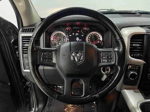 Used 2020 RAM 1500 Classic SLT w/ Luxury Group RWD image 21