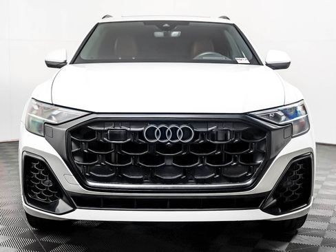 Certified 2025 Audi Q8 Prestige AWD/4WD image 10