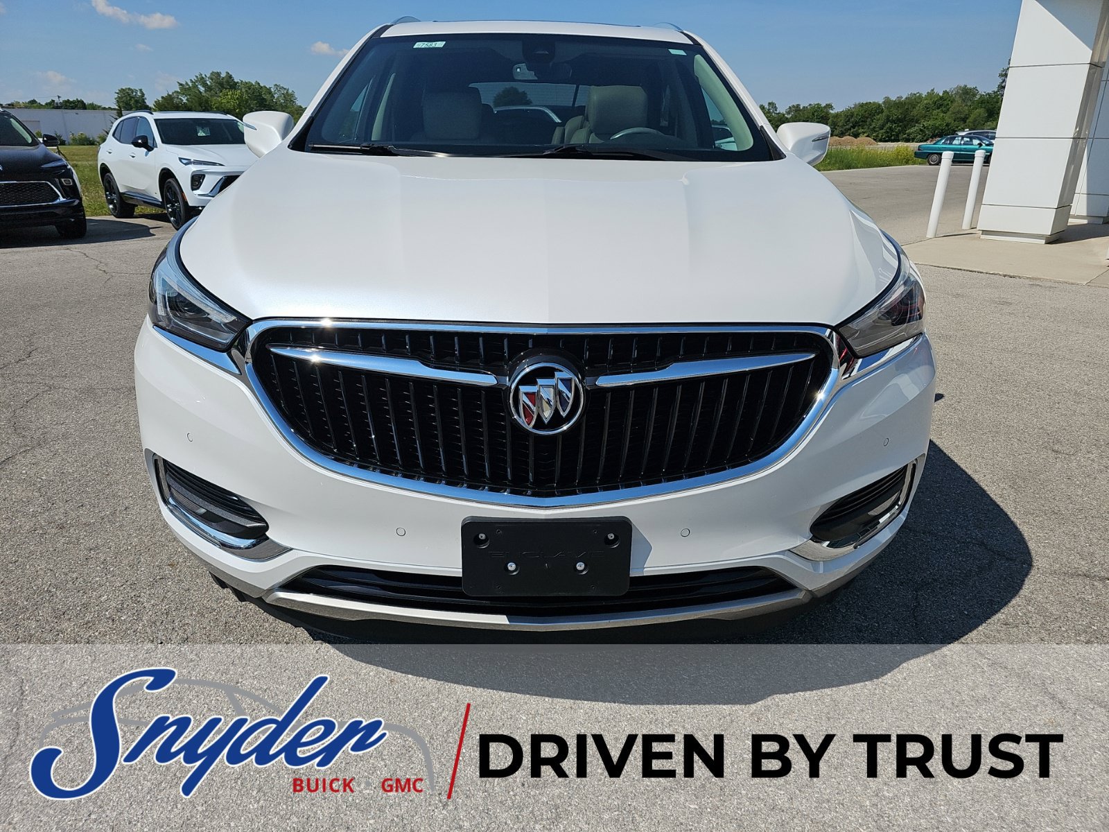 Used 2018 Buick Enclave Premium FWD image 2