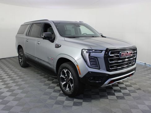 New 2026 GMC Yukon XL AT4 AWD/4WD image 31