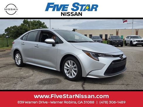 Used 2024 Toyota Corolla LE w/ LE Convenience Package FWD image 1