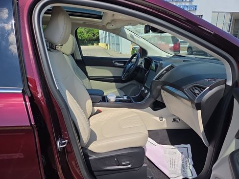 Used 2024 Ford Edge Titanium AWD/4WD image 13
