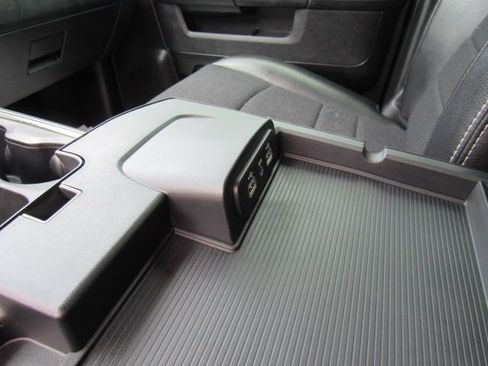 Used 2018 RAM 1500 Sport image 37