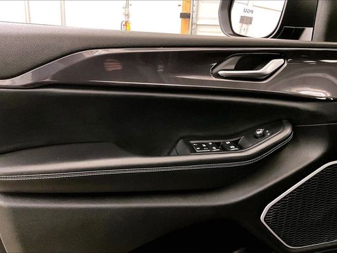 Used 2021 Jeep Grand Cherokee L Laredo w/ Luxury Tech Group I image 22