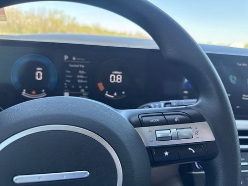 Used 2025 Hyundai Tucson SE image 9