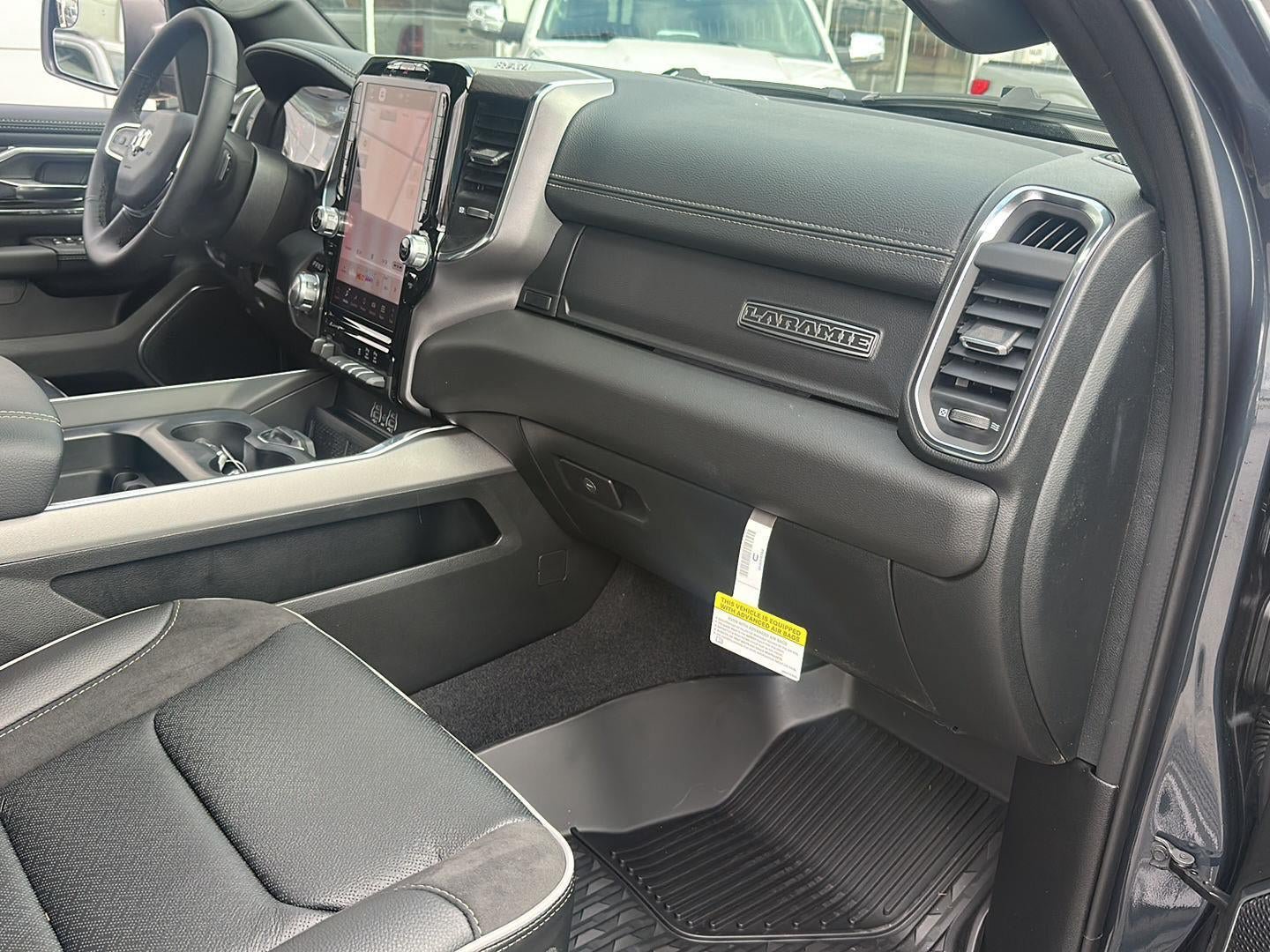 New 2026 RAM 1500 Laramie w/ Laramie Preferred Package AWD/4WD image 9