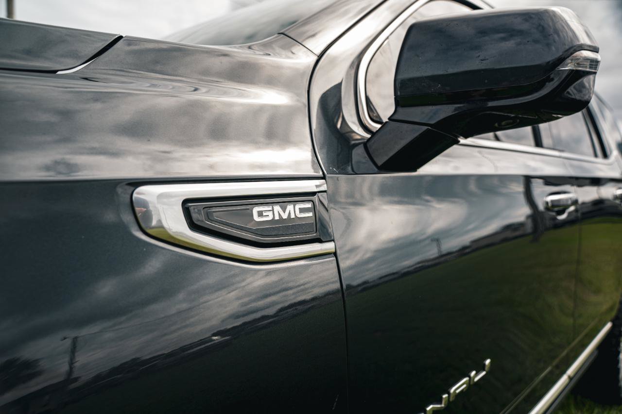 Used 2021 GMC Yukon Denali w/ Denali Premium Package AWD/4WD image 10