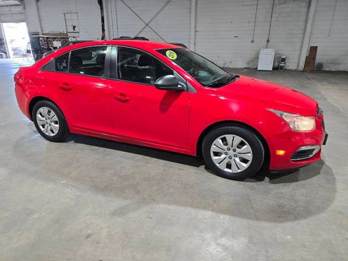 Used 2016 Chevrolet Cruze LS FWD image 18