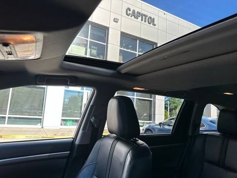 Certified 2017 Toyota Highlander SE AWD/4WD image 6
