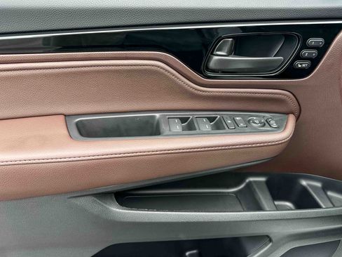 New 2026 Honda Odyssey Touring image 14