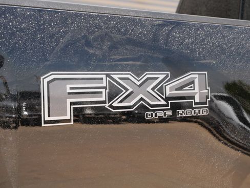 New 2026 Ford F250 Lariat w/ Black Appearance Package AWD/4WD image 10