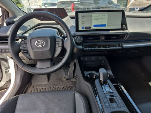 Used 2024 Toyota Prius XLE FWD image 18