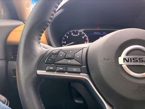 Used 2021 Nissan Sentra SV w/ SV Premium Package image 23