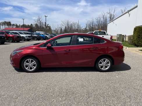 Used 2018 Chevrolet Cruze LT w/ LT Convenience Package FWD image 7