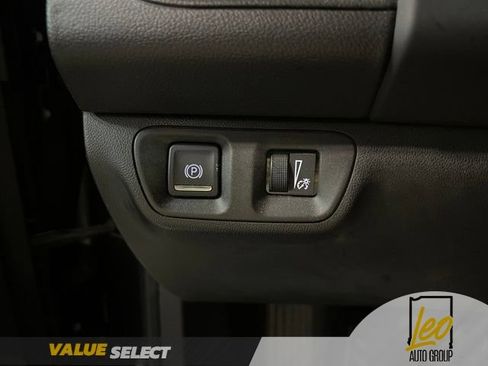 Used 2017 GMC Acadia SLT FWD image 16