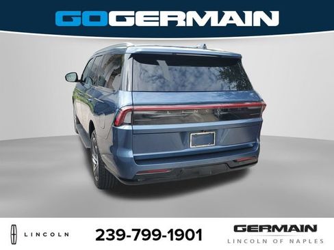 New 2027 Lincoln Navigator Premiere RWD image 10