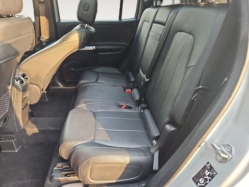 Used 2020 Mercedes-Benz GLB 250 4MATIC w/ Premium Package image 13