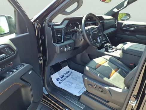 Used 2025 GMC Sierra 1500 AT4 w/ AT4 Premium Package AWD/4WD image 9
