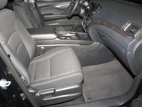Certified 2024 Honda Ridgeline Sport image 19