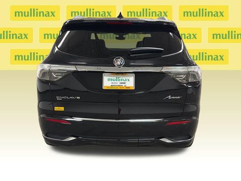 Used 2023 Buick Enclave Avenir w/ Avenir Technology Package AWD/4WD image 17