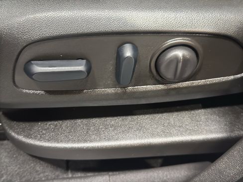 Used 2022 GMC Terrain SLE w/ Driver Convenience Package image 15