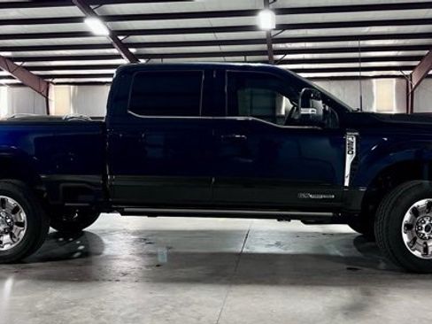 Used 2025 Ford F250 King Ranch w/ FX4 Off-Road Package image 2