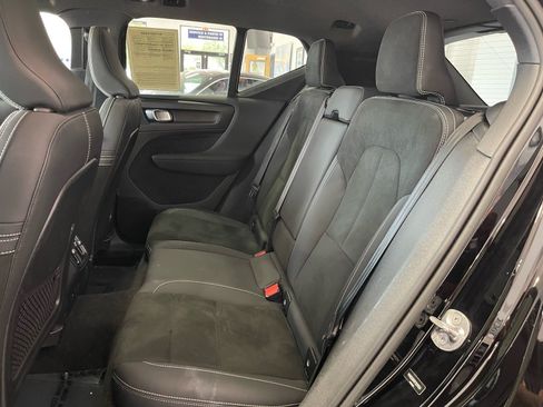 Used 2023 Volvo XC40 Recharge Ultimate AWD/4WD image 33
