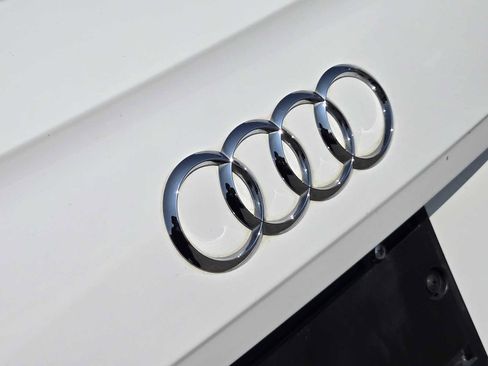 Used 2018 Audi Q5 2.0T Premium Plus w/ Premium Plus Package AWD/4WD image 10