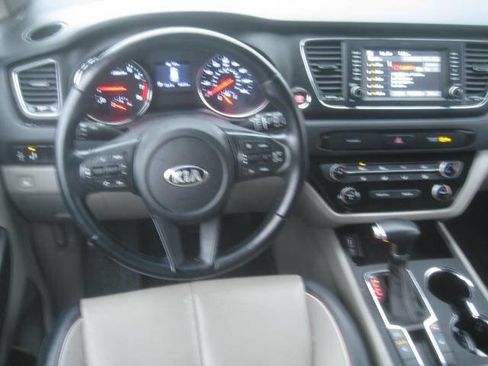 Used 2020 Kia Sedona EX image 15