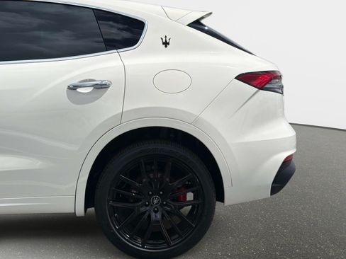 Used 2024 Maserati Levante Modena Ultima AWD/4WD image 15