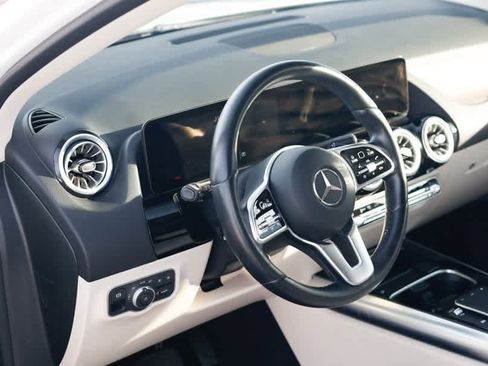 Certified 2023 Mercedes-Benz GLA 250 4MATIC w/ Premium Package image 22