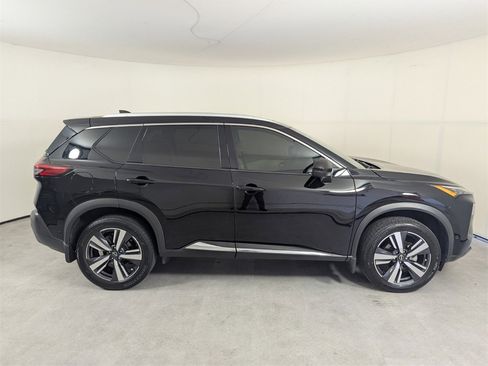 Used 2023 Nissan Rogue SL w/ SL Premium Package image 3