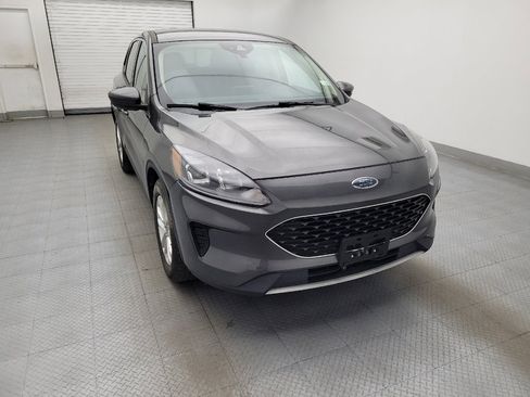 Used 2020 Ford Escape SE image 14