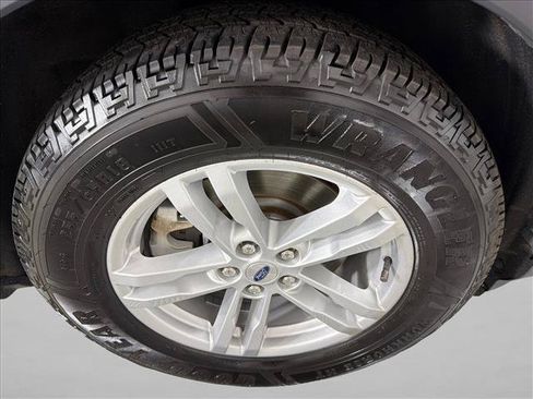Used 2023 Ford Explorer XLT RWD image 12