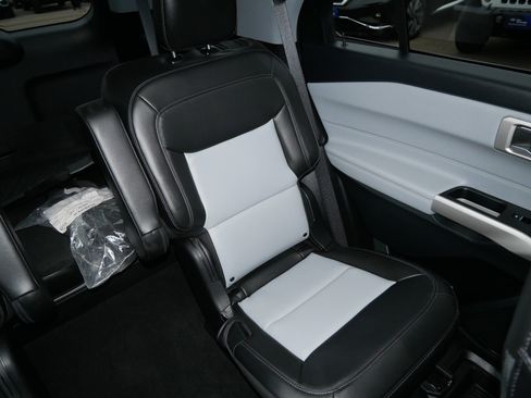 Certified 2024 Ford Explorer XLT w/ Equipment Group 202A image 14