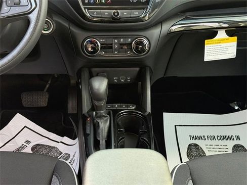 Used 2022 Chevrolet TrailBlazer LT w/ Convenience Package image 16