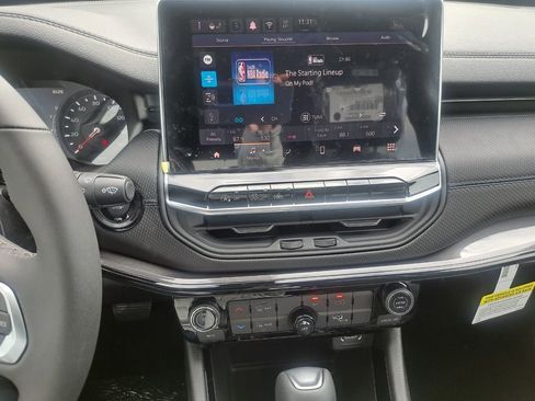 New 2026 Jeep Compass Latitude image 18