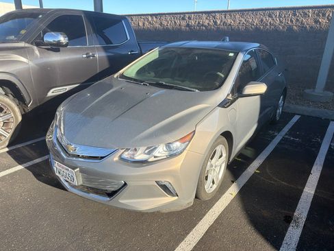 Used 2017 Chevrolet Volt LT w/ Comfort Package FWD image 3