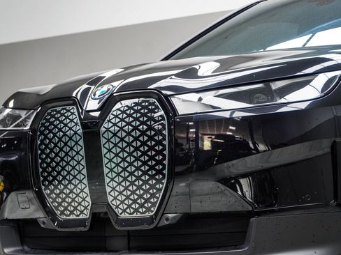Used 2024 BMW iX xDrive50 AWD/4WD image 2