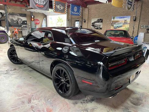 Used 2018 Dodge Challenger SXT Plus RWD image 4
