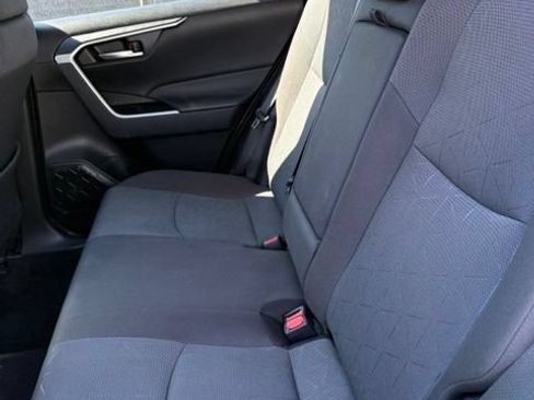 Used 2025 Toyota RAV4 XLE AWD/4WD image 37